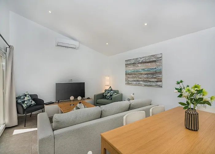 Semesterbostad Romani *